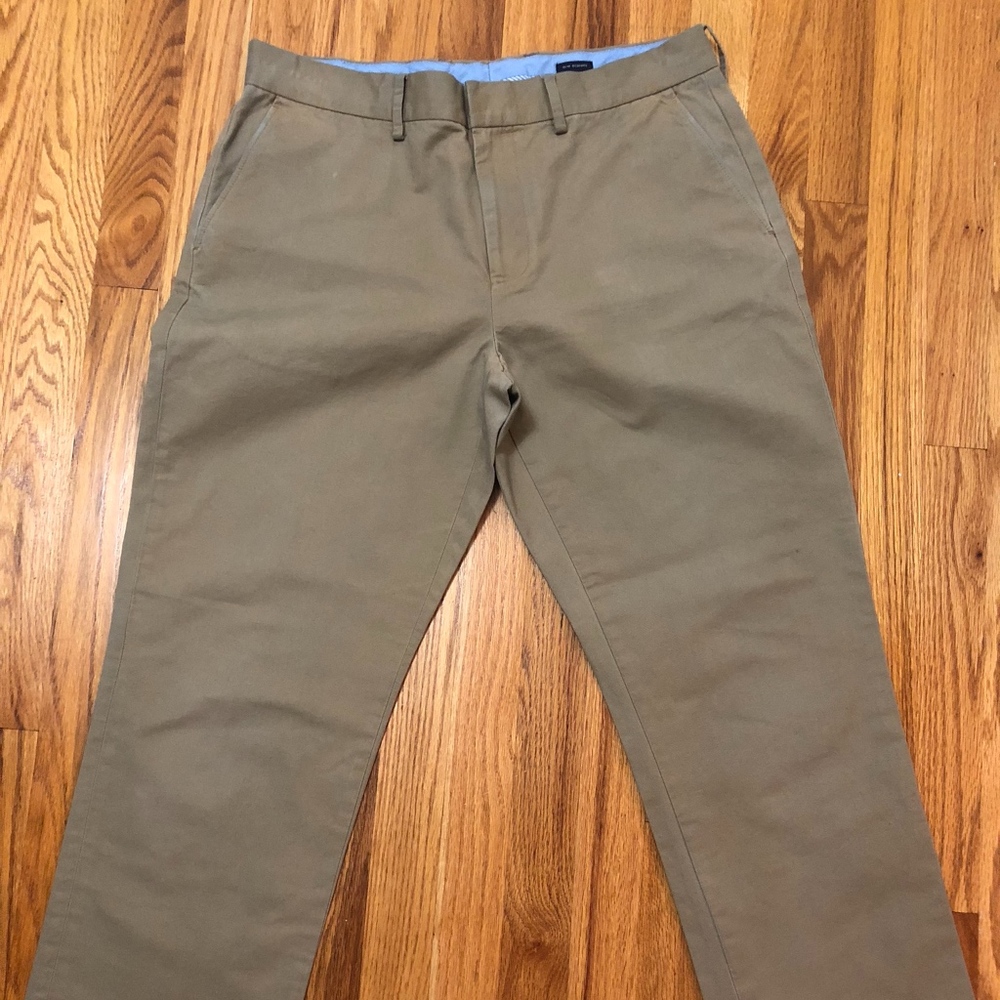 Men's slim khaki pants